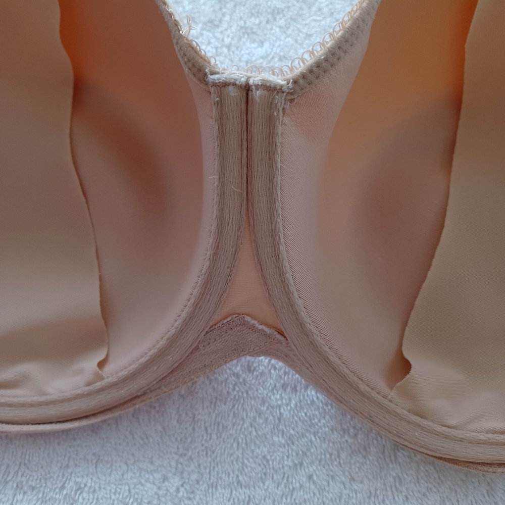 Wacoal Basic Beauty Spacer Underwire Full-Busted Bra, Size 44D - Picture 10 of 16